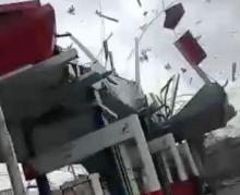 Video Dahsyatnya Puting Beliung Rontokkan Atap SPBU Ambarawa