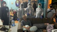 Polisi Berbaju Hazmat Tangkap Aktor Tio Pakusadewo