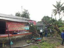 Hujan Deras dan Angin Kencang Rusak Kantor Lurah dan Rumah Warga di BintanÂ 