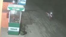 Aneh, Sepeda Motor Tua Terekam CCTV Melaju Sendiri saat Subuh