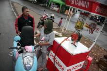 Penjual Bensin dengan Pompa Khusus Mulai Marak di Batam