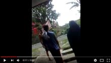 Video: Bule Ini Marah-marah, Salawatan di Musala Dikira Karaoke