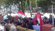 Sejumlah Mahasiswa Demo Tolak Kenaikan Tarif Listrik Batam