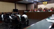 Cerita Saksi Diminta Bawa Durian Saat Gubernur Kepri Terjerat OTT KPK
