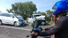 Laka Maut 2 Mobil di Lintas Barat Bintan, Korban Tewas Terjepit