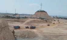 Gawat! Tiang Listrik Tegangan Tinggi di Bengkong Terancam Tumbang