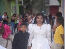 Foto Viral Bocah Nikahi Wanita Dewasa Buat Heboh, Ini Faktanya