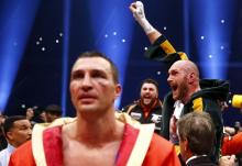 Dikalahkan Tyson Fury, Klitschko Minta Tanding Ulang 