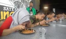 Seru, Lomba Makan Mie dan Sate Super Pedas di King Sate Batam   