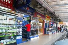 Di Batam, Pedagang Tak Berani Lagi Terang-terangan Jual Handphone KW