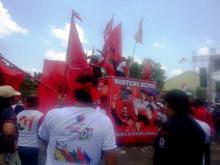 Patung Banteng Raksasa Jadi Ikon Kampanye Jokowi di Batam