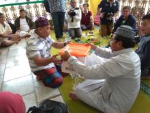 Nurdin ke Kampung Cina Besuk Korban Kebakaran, Batalkan Kunjungan ke Jakarta