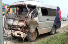 Bus Lion Air Tabrak Warung, Dua Orang Tewas di Tempat