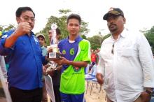 Nurdin Janji Bangun Tribun di Lapangan Bola Desa Musai Lingga