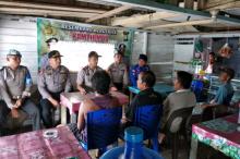 Datangi Pelabuhan dan Wisata Pantai, Polsek Dabo Ingatkan Hal Ini ke Masyarakat