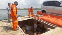 Kapal Ikan Bawa 29 Koli Logistik Pemilu ke Natuna