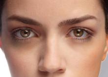 Kamu punya Mata Panda? Berikut Cara Ampuh Samarkannya