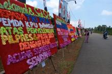 KPU Lingga Dapat Karangan Bunga, Zulyadin: Kami Terkejut dan Kaget