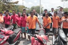 Hanya Hitungan Menit Kawanan Maling Ini Gondol Motor