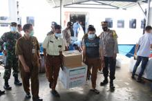 Tiba di Karimun, Vaksin AstraZeneca Bakal Disuntikkan ke 480 TNI/Polri