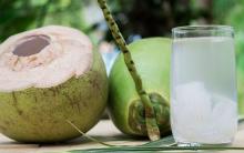 Tak Hanya Menyegarkan, Berikut 7 Manfaat Air Kelapa Bagi Kesehatan