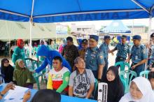 Baksos Lantamal IV Tanjungpinang, Warga Cek Gula Darah Secara Gratis