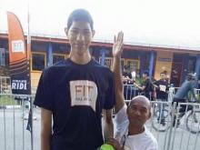 Kisah Manusia Tertinggi di Malaysia, Ternyata Hidupnya Seperti Ini