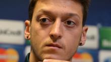 Gara-gara Guardiola, Oezil Batal Bergabung Barcelona