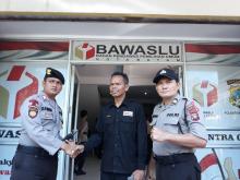 Polda Kepri Laporkan Ribuan APK Bertebaran, Bawaslu: Sore Ini Kami Copot