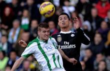 Hajar Pemain Cordoba, Ronaldo Diusir Wasit
