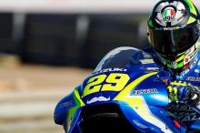 Andrea Iannone Kuasai Latihan Bebas Pertama