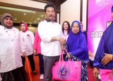 Sebanyak 540 Lansia Medapat Bingkisan dari Pemko Batam 