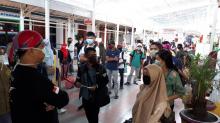 Tak Bawa Surat Sehat, Puluhan Penumpang dari Batam Tertahan di Pelabuhan Karimun