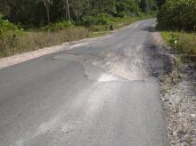 Di Balik Proyek Tambal Sulam, Maut Mengintai di Jalan Trans Batubi Natuna
