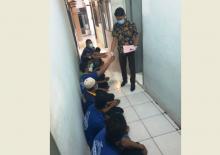 Bea Cukai Kepri Limpahkan 19 Tersangka Penyelundup Miras Perairan Internasional