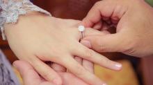 Medsos Bantu Pasangan Inggris Temukan Cincin Pertunangan yang Hilang