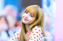 Intip Rahasia di Balik Wajah Glowing Lisa BLACKPINK