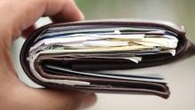 Simpan Dompet di Saku Belakang Bisa Pengaruhi Kesehatan Tulang Pinggul