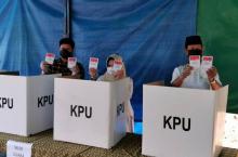 Isdianto Gelar Doa Bersama Keluarga Sebelum ke TPS