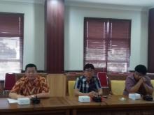 Acay, Pemilik Toko Buku Penjual LKS Siap Ganti Uang Wali Murid