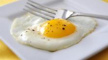 Saatnya Berhenti Makan Putih Telur Saja, Mengapa?
