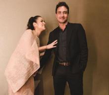 Raisa Unggah Foto Mesra, Warganet Fokus Tangan Hamish  