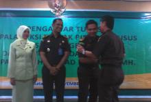 Serah Terima Jabatan Kasipidsus Kejari Batam, Tengku Firdaus Menangis