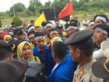 Pejabat Dinas Pendidikan Kepri Tewas Terjatuh saat Aksi Demo Mahasiswa