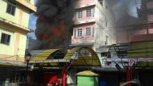 [BREAKINGNEWS] Penginapan Harmoni Pasar Malam Karimun Nyaris Ludes Terbakar