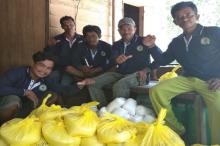 KUB Liang Buaya Bagi Sembako untuk Warga Tajur Biru Lingga