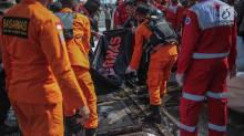 4 Cerita Pilu Usai Keluarga Terima Jasad Korban Lion Air Jatuh