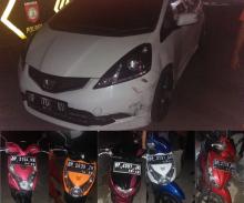Honda Jazz Seruduk Lima Motor Parkir