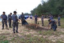 Lanal Dabo dan Jalasenastri Bersihkan Pantai Sergang