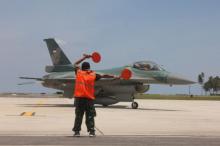 Kerennya Adu Manuver Sukhoi vs F-16 di Langit Natuna!
